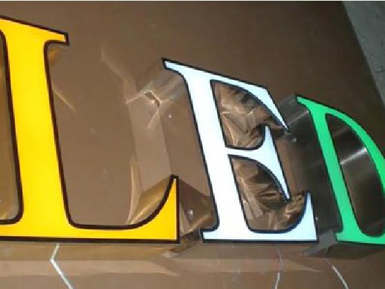 南靖县介绍LED招牌的基础知识。