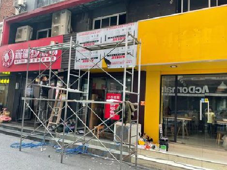 南靖县制作广告招牌如何避免它发黄？